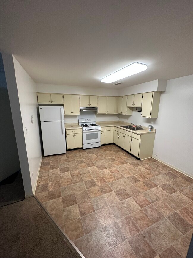 Building Photo - 9613 Farmer Dr