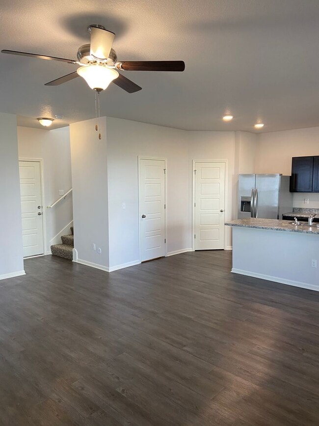 Building Photo - *Pre-leasing* Three Bedroom | Two and a Ha...