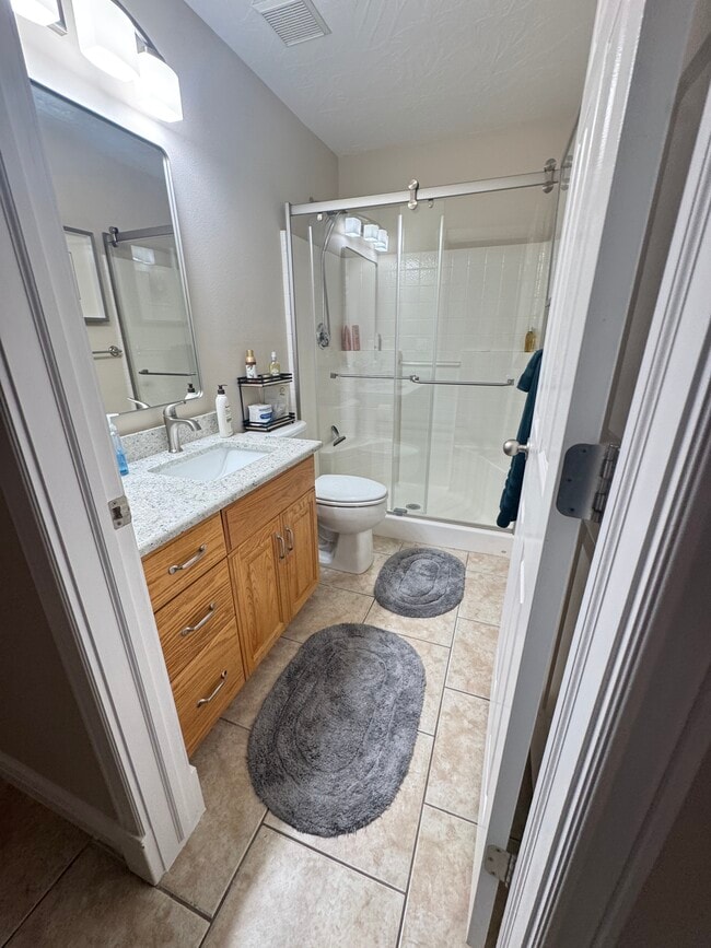 Foto del edificio - 90 Pheasant Dr