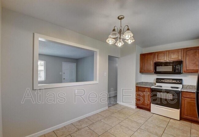 Building Photo - 12461 Hickman Pl