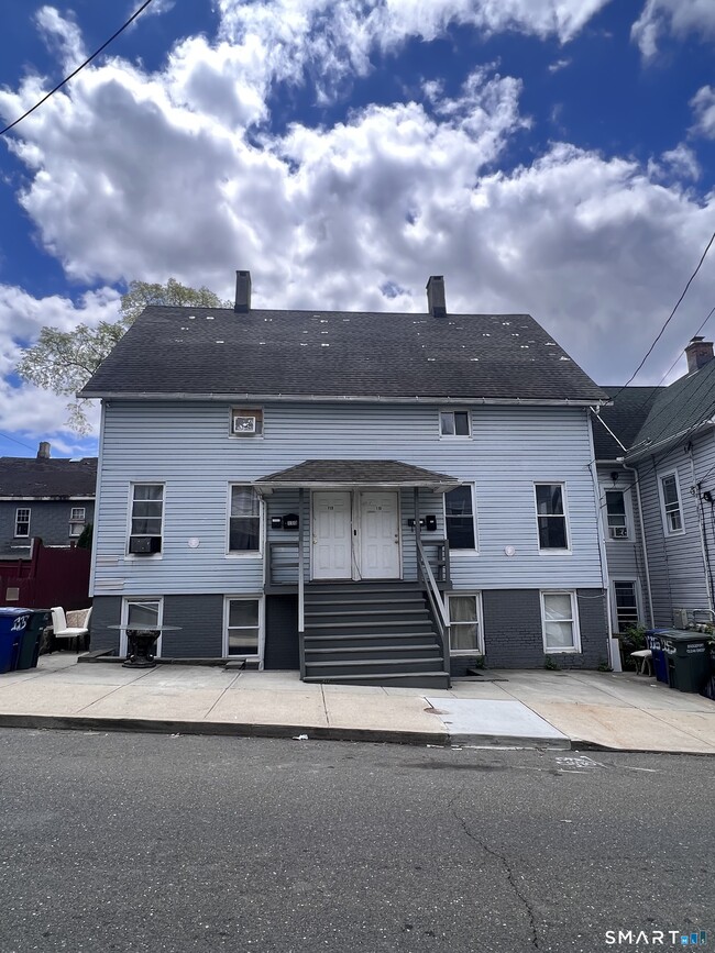 Building Photo - 115 Milne St