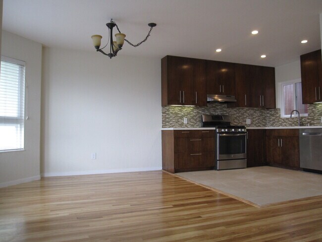 Foto del edificio - 570 38th Ave