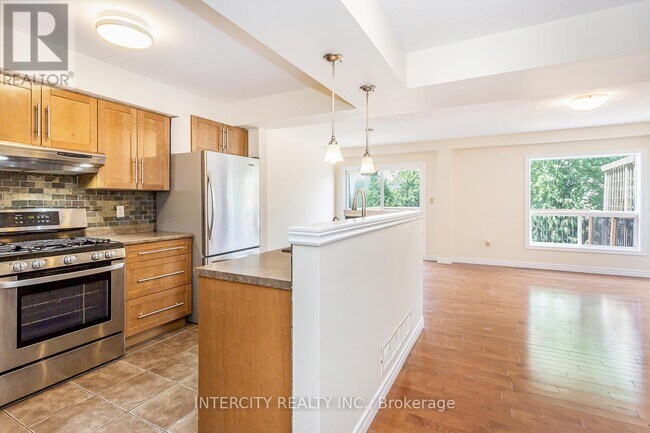 Building Photo - 258 McMeeken Dr