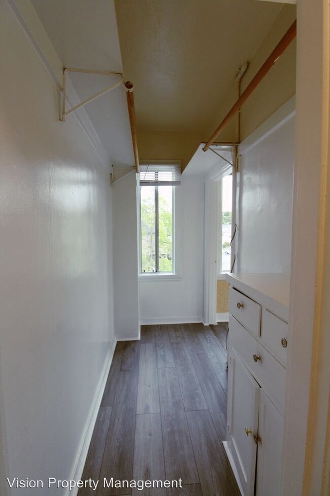 Building Photo - 3201 Beaumont Ave