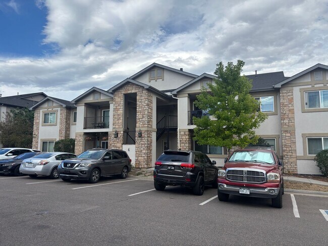 Foto del edificio - Updated end unit condo for rent available now - 3bd 2 bath