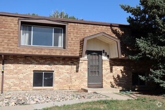 Building Photo - 829 Tyler St