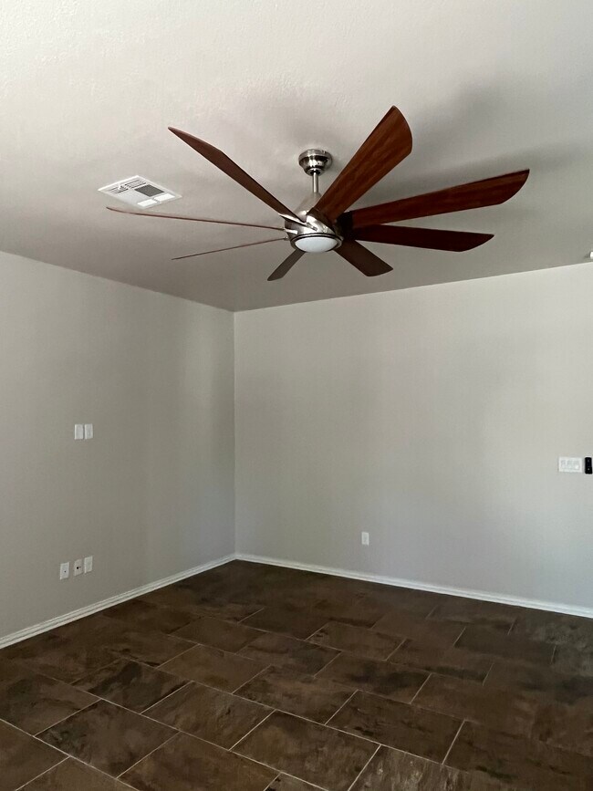 Foto del edificio - 6407 Patriot Pkwy