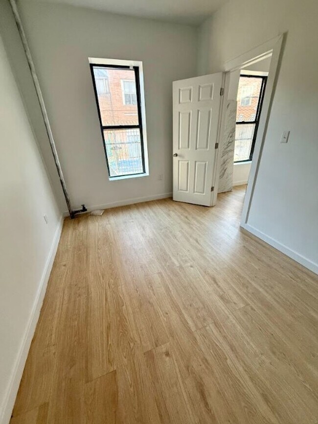 Foto del edificio - 2720 Decatur Ave