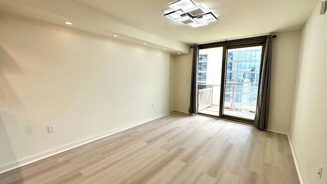 Building Photo - 1388 Kapiolani Blvd
