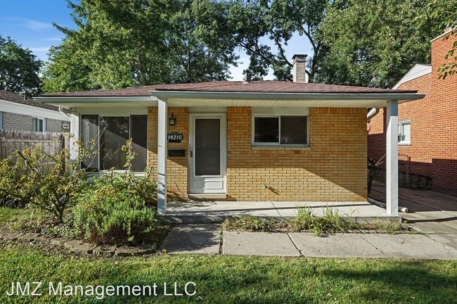 Building Photo - 3 br, 1.5 bath House - 14210 Manhattan St