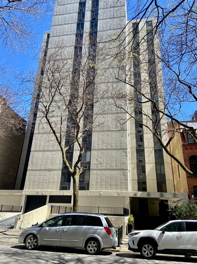 Foto del edificio - 1339 N Dearborn St