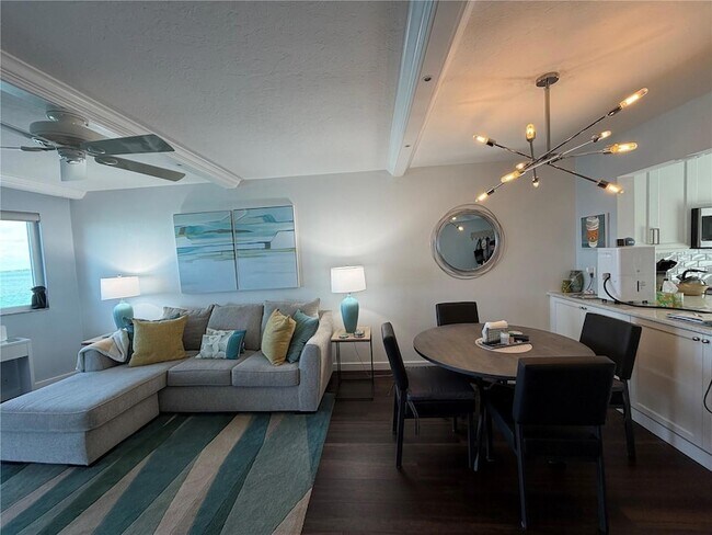 Foto del edificio - 775 John Ringling Blvd