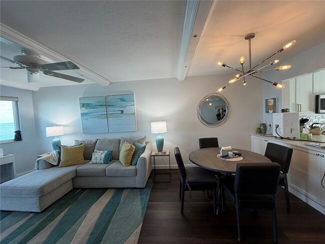 Building Photo - 775 John Ringling Blvd