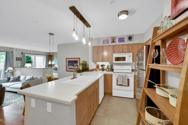 Photo - 856 Walnut St Townhome