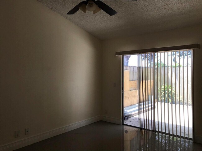 Foto del edificio - 1534 Royal Forest Ct