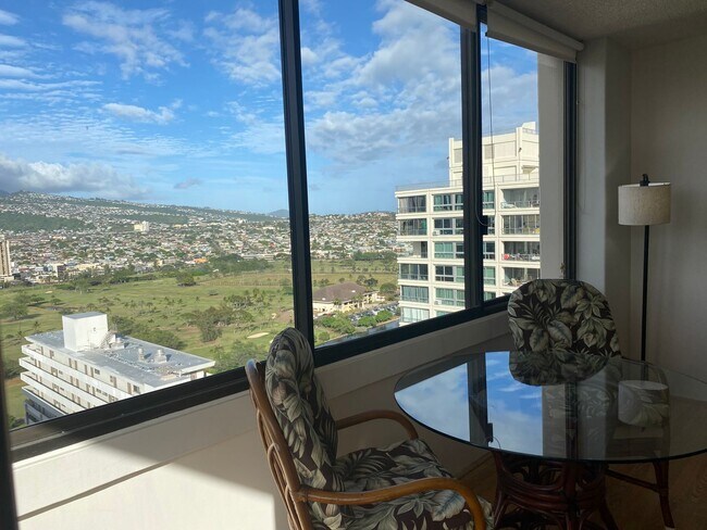 Foto del edificio - 30 DAY MINIMUM - FULLY FURNISHED ALL UTILI...