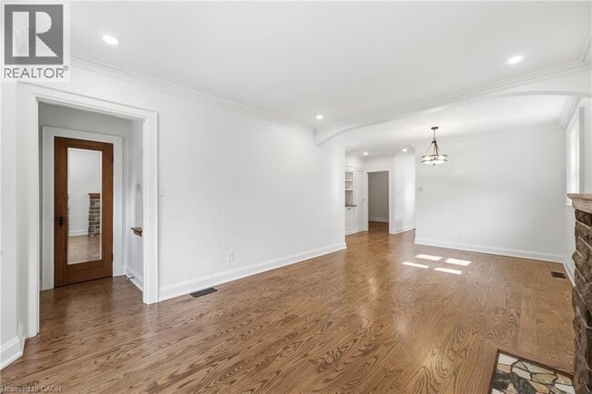 Building Photo - 87 Empress Ave