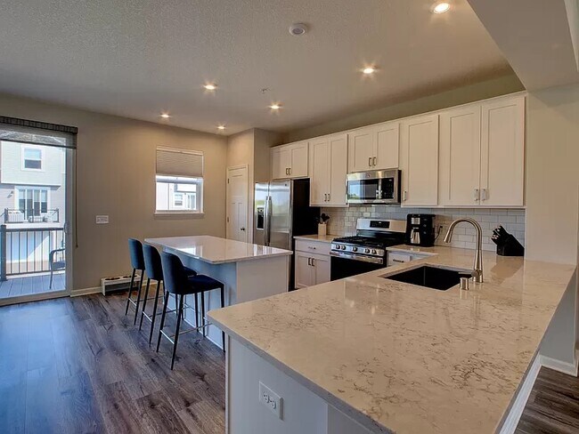 Foto del edificio - 7019 Cranesbill Ct