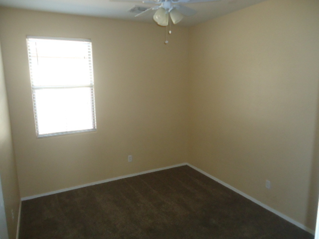 Building Photo - Great 4/3 with 2 master bedrooms for lease...