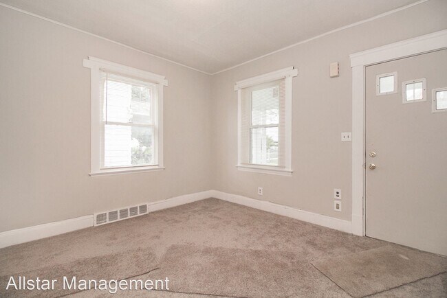 Building Photo - 2 br, 1 bath House - 4101 E 64th Down