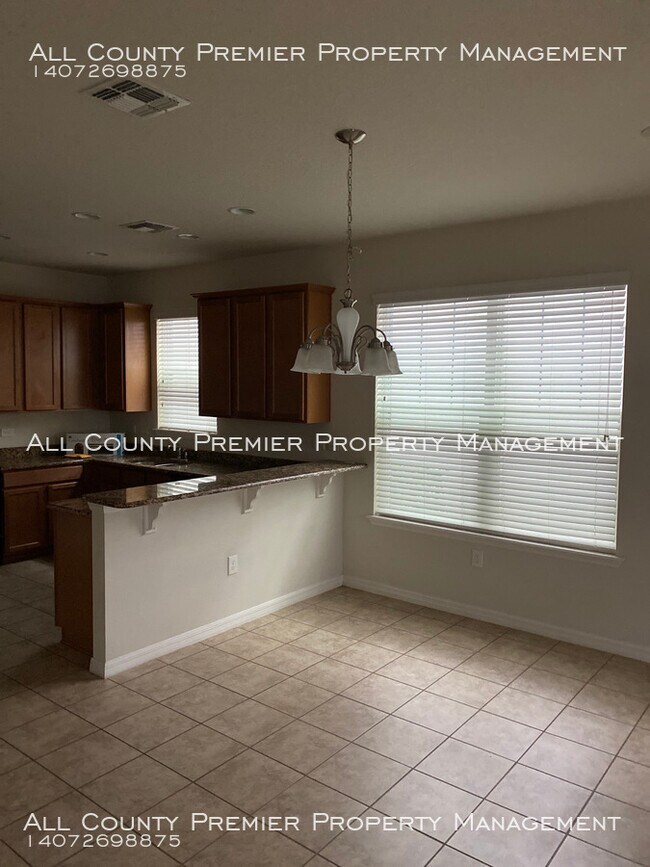 Building Photo - 11822 Silverlake Park Dr