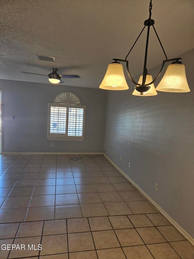 Building Photo - 3613 Tierra Zafiro Dr