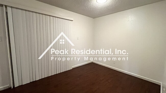 Building Photo - 5 br, 2 bath House - 710 Northfield Dr #A