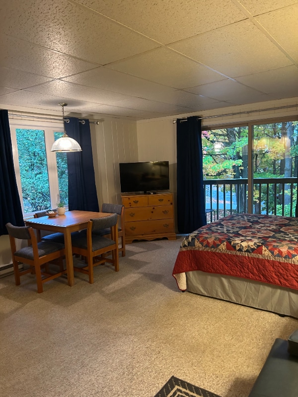 Building Photo - 5712 Shanty Creek Rd