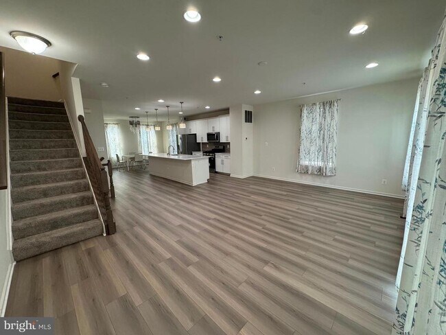 Foto del edificio - 7807 Cherrel Brks Wy
