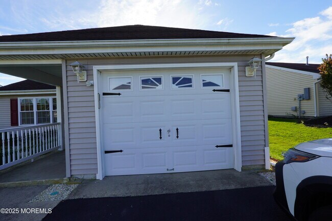 Building Photo - 49 Hastings Rd