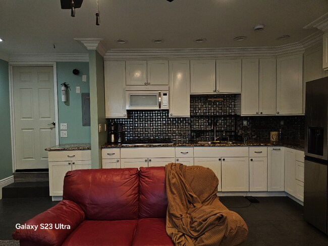 Foto del edificio - 3800 Hillsdale Dr