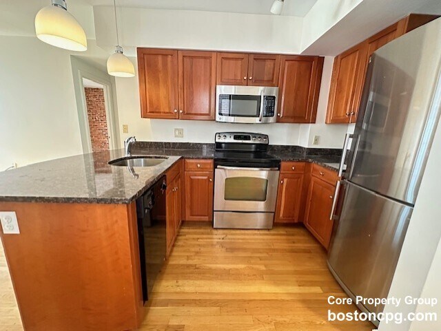 Building Photo - 7 Henchman St