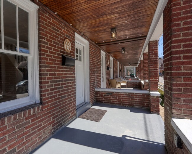 Building Photo - 68 Dewey St