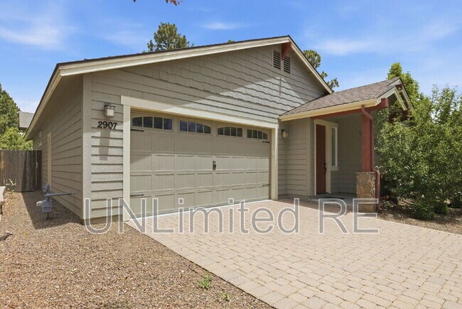 Building Photo - 2907 W Presidio Dr