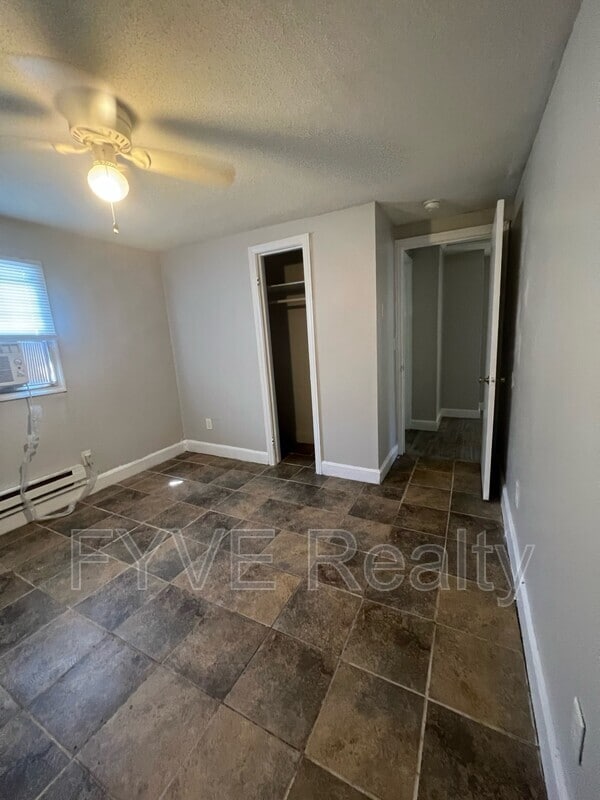 Building Photo - 2205 Russelldale Ave