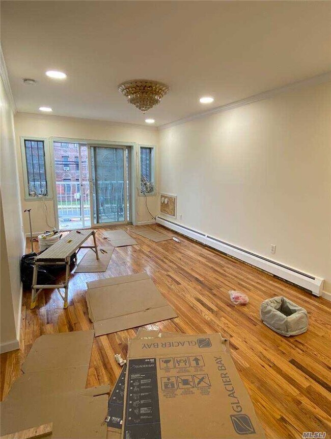 Foto del edificio - 65-16 Woodside Ave