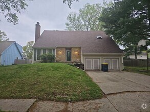 Building Photo - 7320 N Lenox Ave