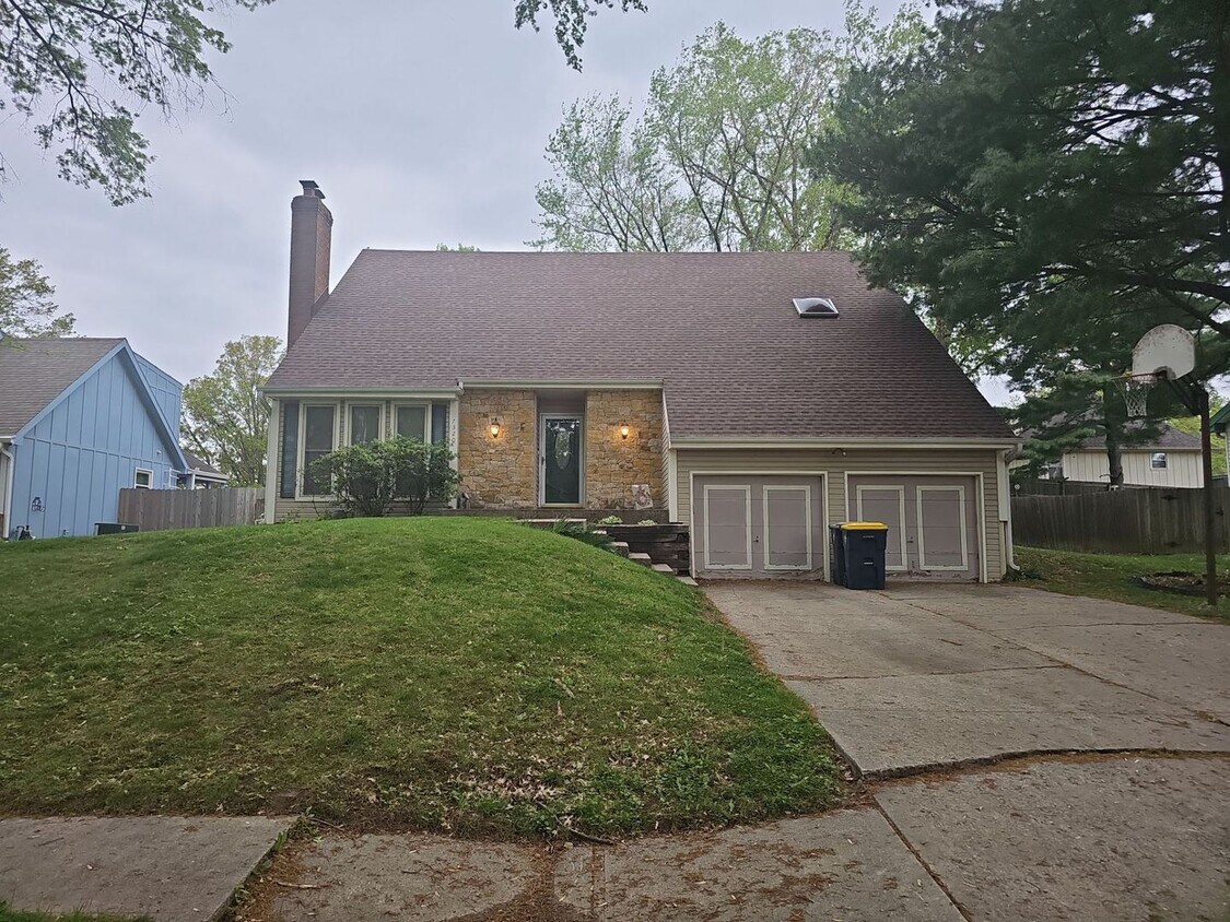 Primary Photo - 7320 N Lenox Ave
