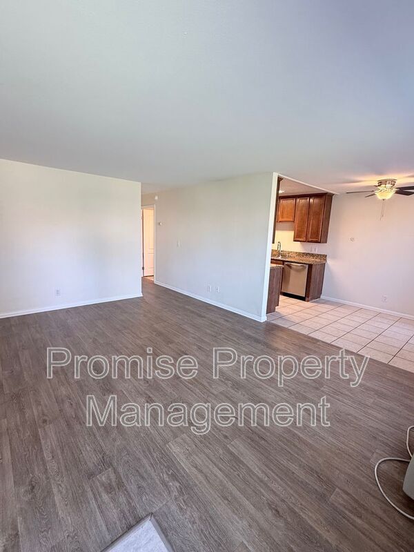 Foto del edificio - 1240 N Broadway