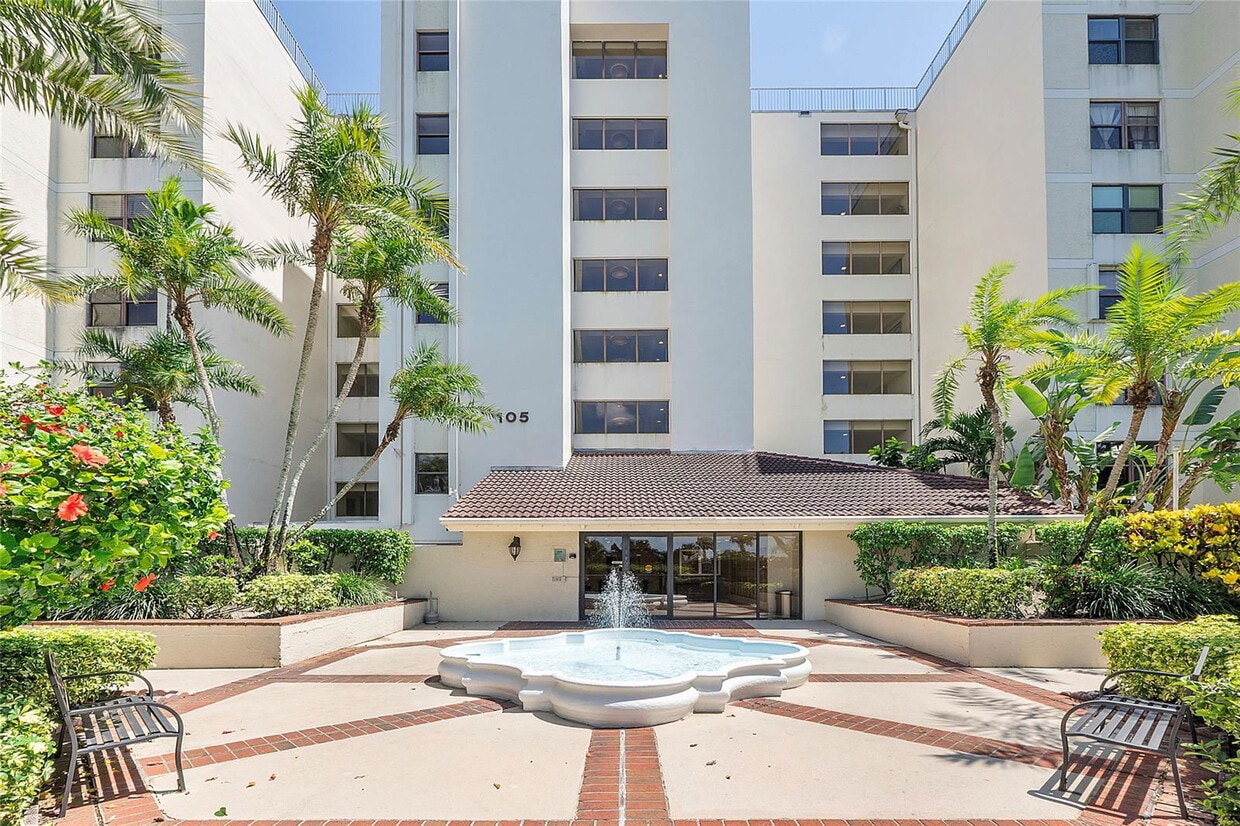 Photo - 105 Lake Emerald Drive Apt #814, Oakland Park, FL 33309 - 2 BR 2 BA Condo