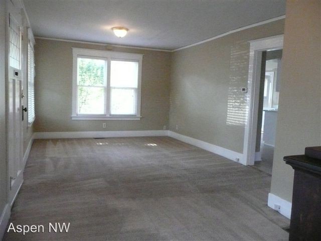 Building Photo - 3 br, 1 bath House - 6434 S Gove St