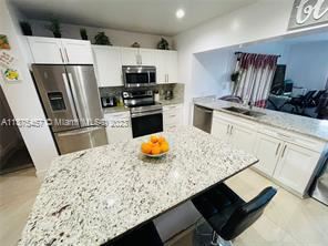 Building Photo - 4 br, 2 bath House - 721 SW 69th Ave