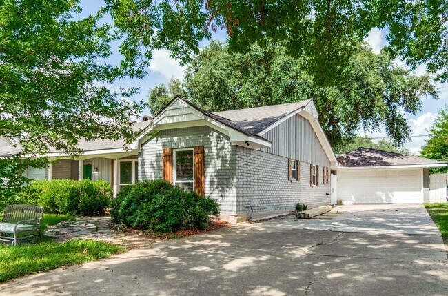 Foto del edificio - One-Story Home for Rent in Walnut Bend, Ho...