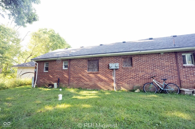 Building Photo - 2142 W US Hwy 40