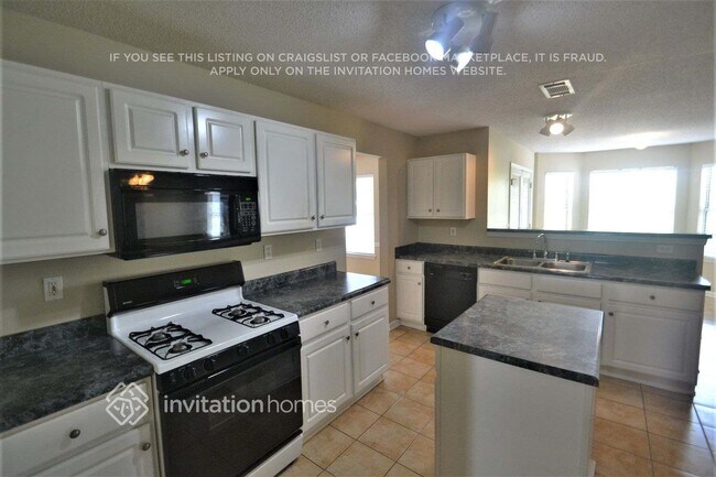 Foto del edificio - 489 Lakewater Estates Dr