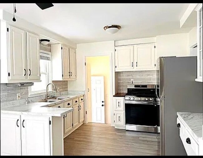 Building Photo - 21337 Audette St