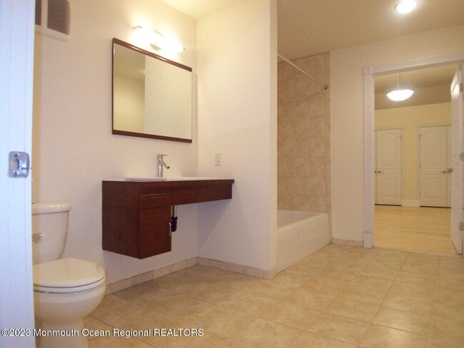 Foto del edificio - 300 Emory St