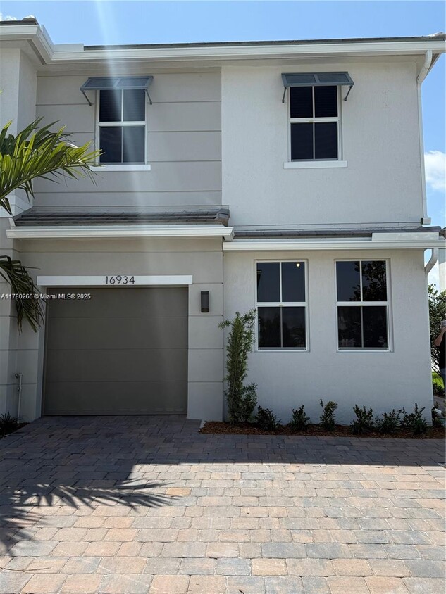 Primary Photo - 16934 SW 2nd Ct