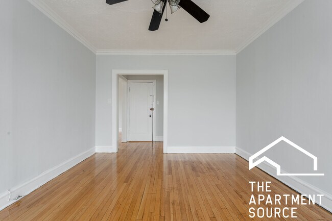 Foto del edificio - 2458 W Wilson Ave