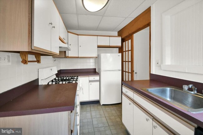 Building Photo - 216 Beech Rd